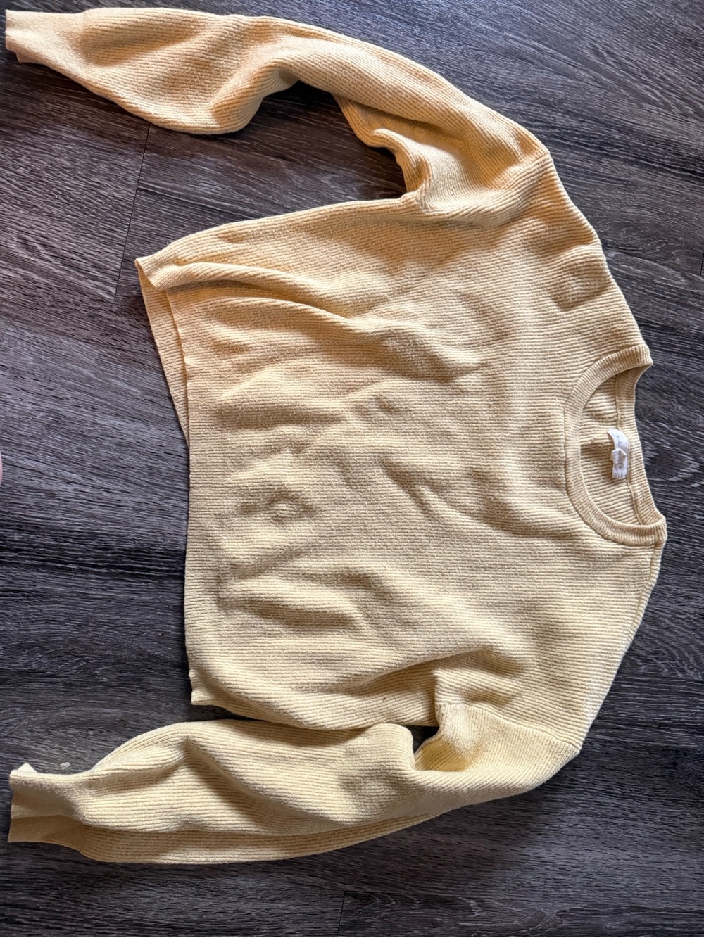 Women’s Lightweight Crewneck Sweater in Pale Yellow